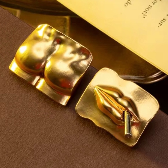 Schiaparelli Style Cheeky Cigarette Earrings - Picture 5 of 5